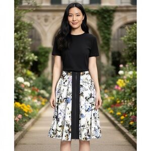 Elizabeth and James A-Line Mini Skirt  Floral White Black Blue Front Zip Size 8‎